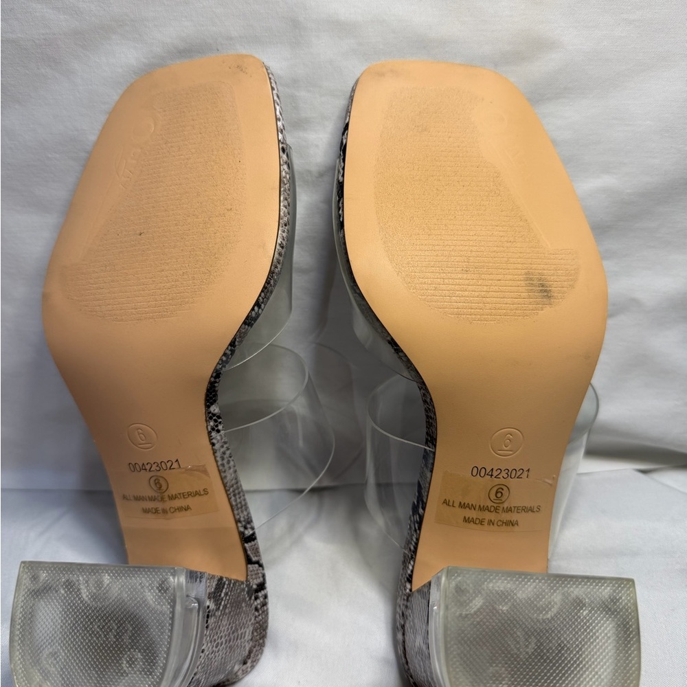 Chic Snakeskin Pattern Heels - image 3